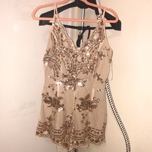 Blāshe Sparkly ✨Sequence Size S Classy Romper color Rose Gold 🌹 🤩
